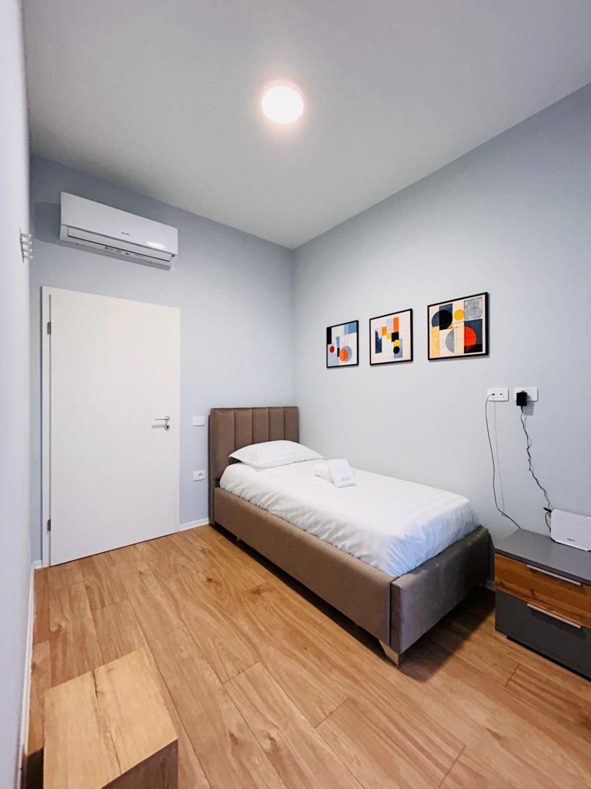 Picasso Apartment Tiran Dış mekan fotoğraf