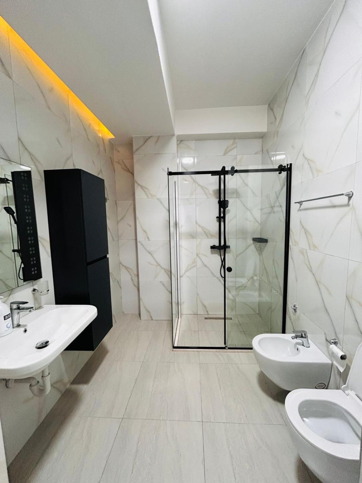 Picasso Apartment Tiran Dış mekan fotoğraf