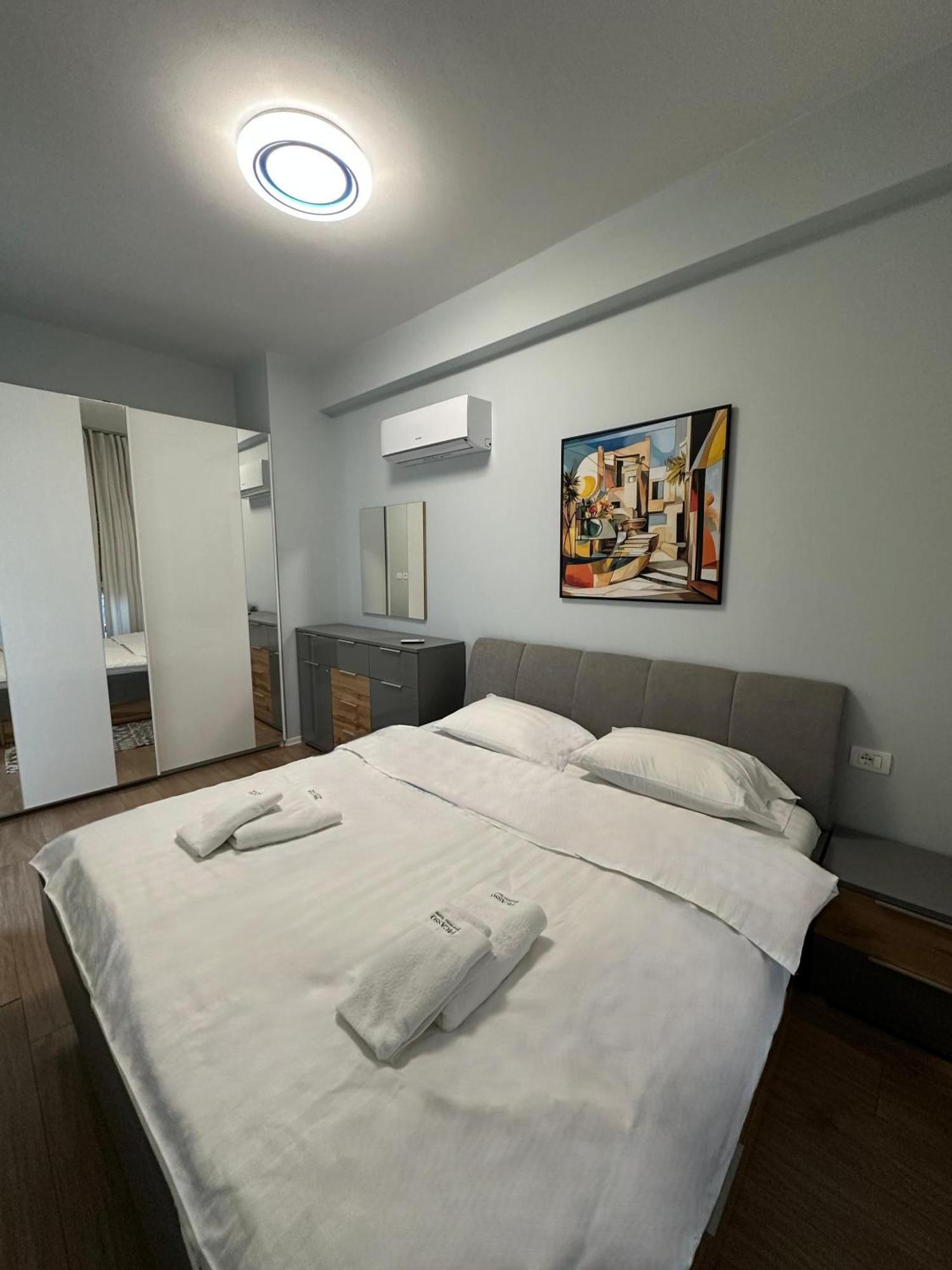 Picasso Apartment Tiran Dış mekan fotoğraf